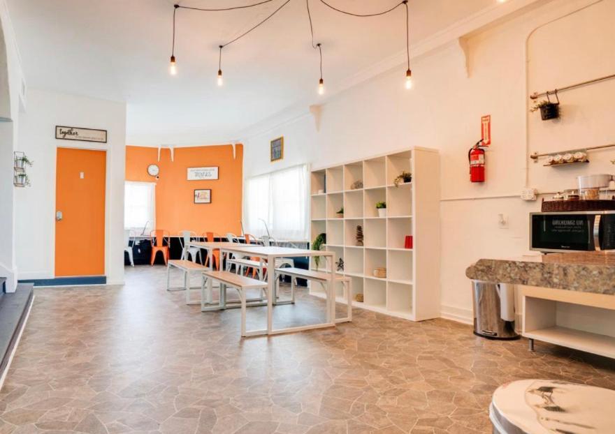 Women Only Rooms - Men Only Rooms - Free Wifi - Coffee Parking - Lockers 마이애미 외부 사진